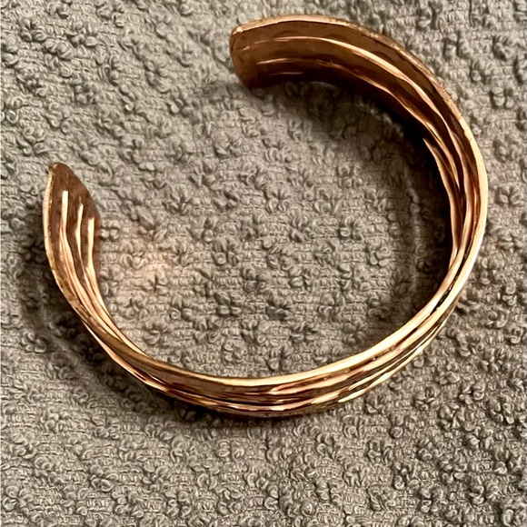 Copper cuff bracelet - Picture 3 of 5